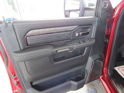 Used 2026 RAM 2500 Limited AWD/4WD image 25