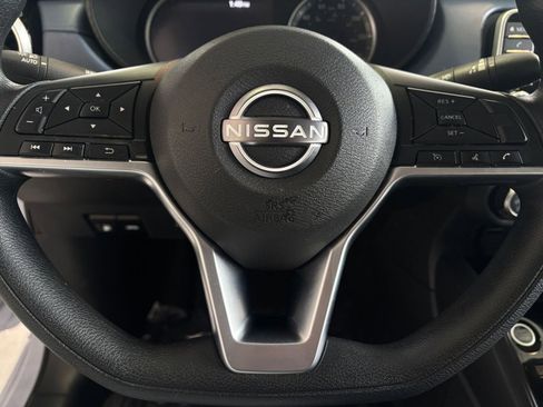 Used 2025 Nissan Versa SV FWD image 27