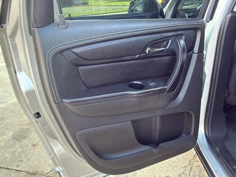 Used 2016 Chevrolet Traverse LT FWD image 12