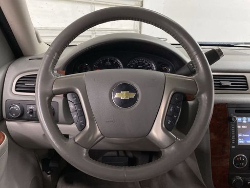Used 2012 Chevrolet Avalanche LTZ image 21