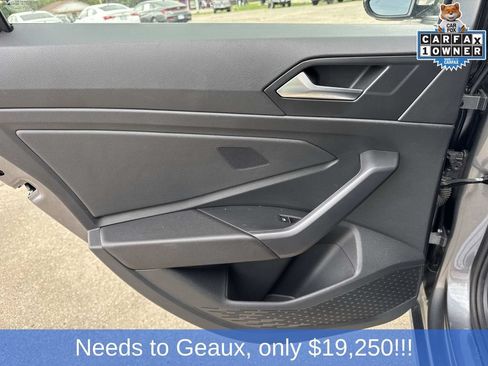 Used 2025 Volkswagen Jetta Sport FWD image 29