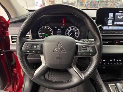 Used 2024 Mitsubishi Outlander SE image 26
