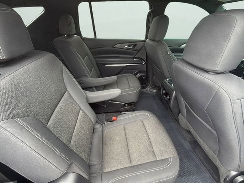 Used 2024 Chevrolet Traverse LT w/ Enhanced Driving Package FWD image 12
