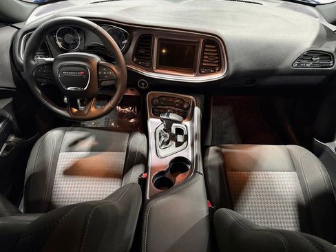 Used 2019 Dodge Challenger SXT image 35