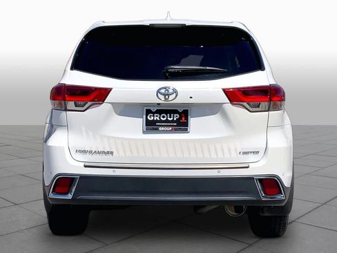 Used 2019 Toyota Highlander Limited FWD image 5