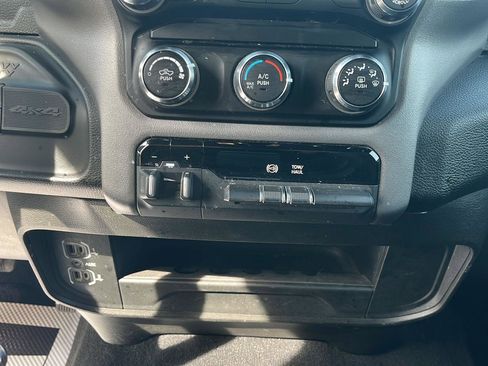 Used 2024 RAM 3500 Big Horn image 19