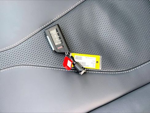 Used 2025 Acura TLX w/ Technology Package image 14