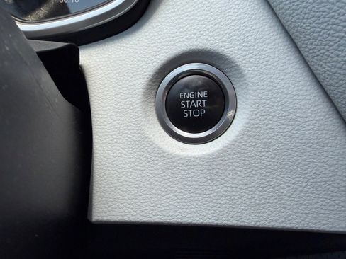 Used 2020 Toyota Corolla SE FWD image 27