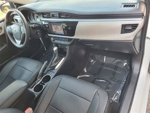 Used 2015 Toyota Corolla LE image 16