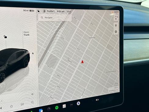 Used 2023 Tesla Model Y Long Range AWD/4WD image 18
