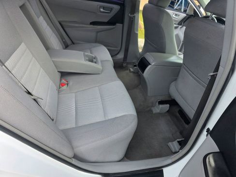 Used 2017 Toyota Camry LE image 29