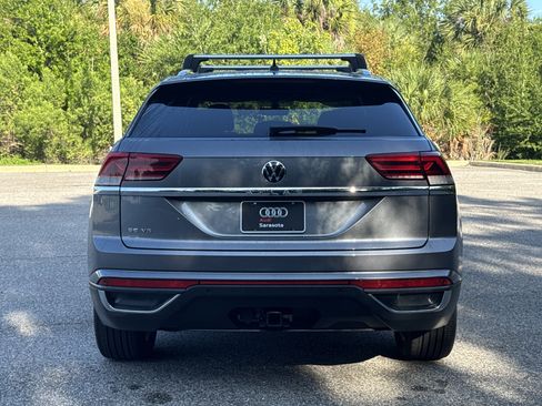 Used 2023 Volkswagen Atlas Cross Sport SE w/ Panoramic Sunroof Package FWD image 6