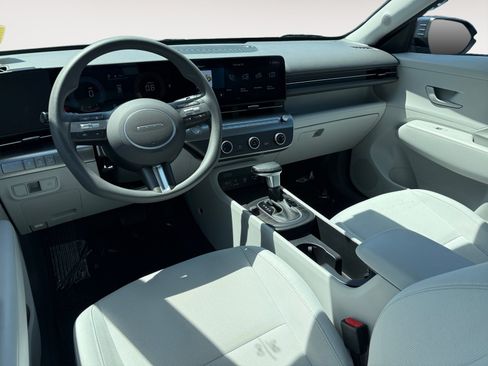 Certified 2025 Hyundai Kona SE FWD image 15