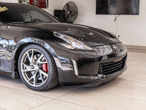 Used 2014 Nissan 370Z Base w/ Sport Package image 3