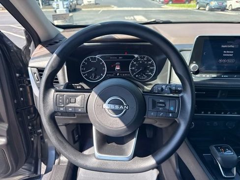 Used 2023 Nissan Rogue SV AWD/4WD image 16