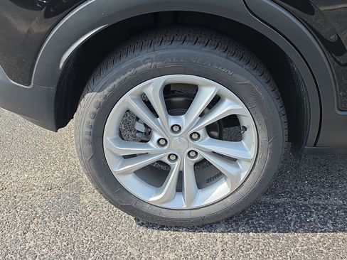 Certified 2023 Buick Encore GX Preferred w/ Cold Weather Comfort Package FWD image 5