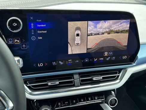 New 2026 Chevrolet Equinox EV LT image 24