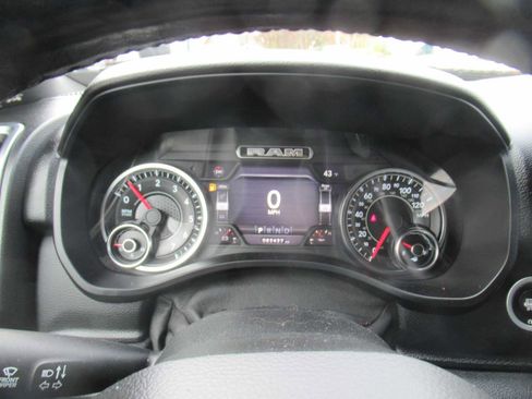 Used 2019 RAM 1500 Big Horn image 28