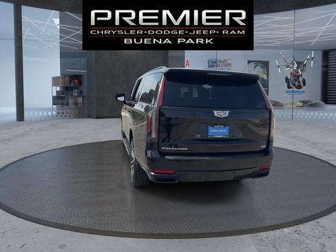 Used 2023 Cadillac Escalade ESV Sport AWD/4WD image 7