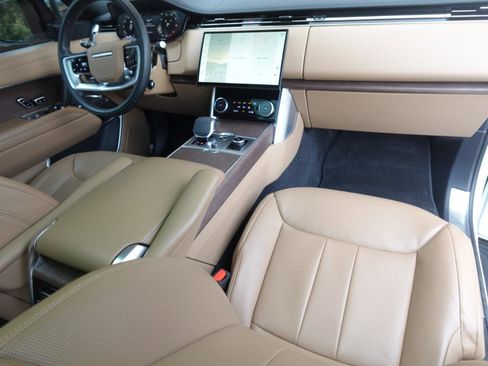 Used 2023 Land Rover Range Rover SE AWD/4WD image 7
