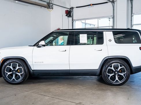 Used 2023 Rivian R1S Adventure image 8