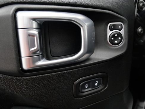 Used 2020 Jeep Gladiator Rubicon w/ Dual Top Group AWD/4WD image 14