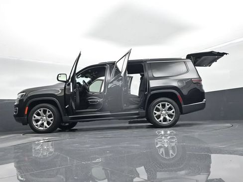 Used 2022 Jeep Wagoneer Series II AWD/4WD image 74