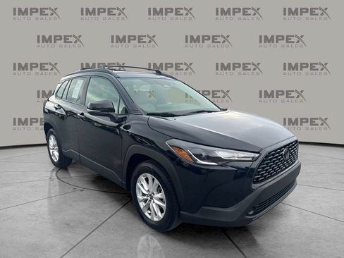 Used 2023 Toyota Corolla Cross LE FWD image 7