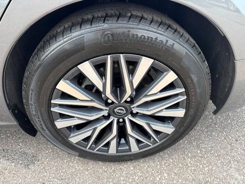 Certified 2025 Nissan Altima 2.5 SV FWD image 31