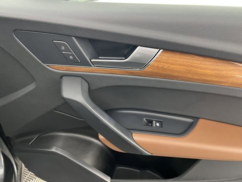 Used 2022 Audi Q5 2.0T Premium w/ Convenience Package image 25