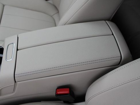 New 2025 Mercedes-Benz GLA 250 4MATIC image 35