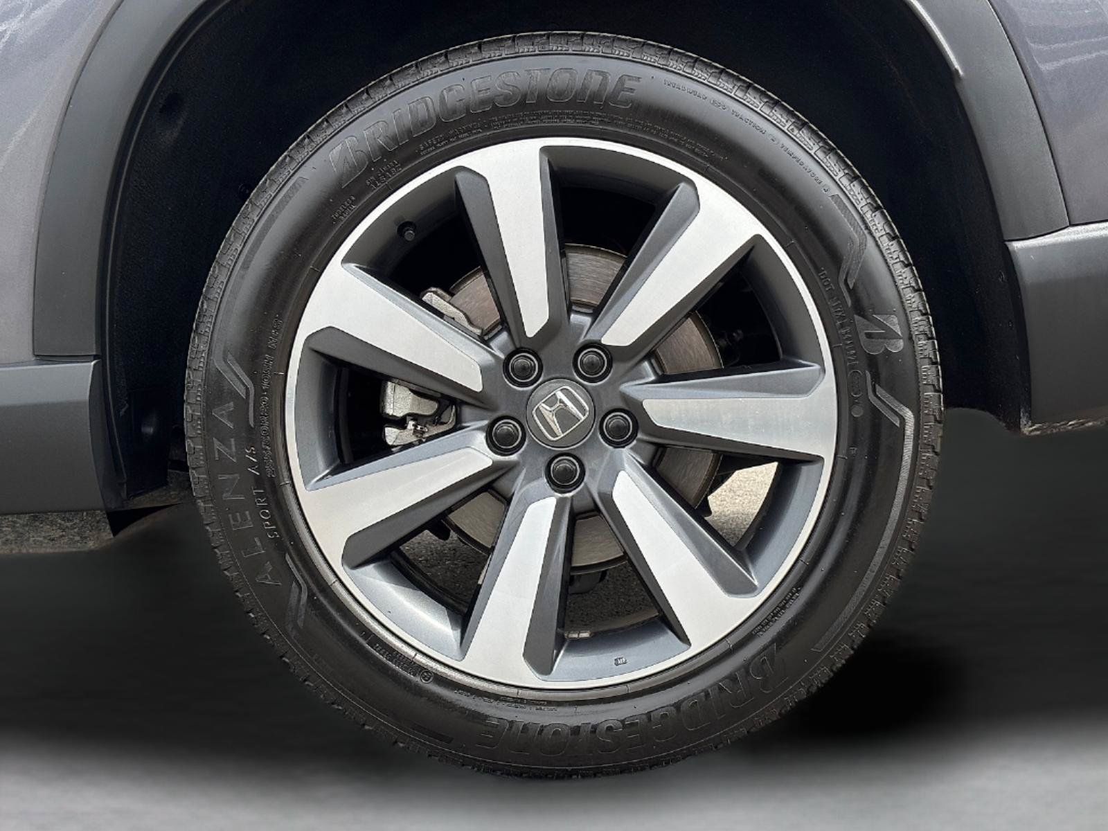 Certified 2025 Honda Pilot Touring image 14