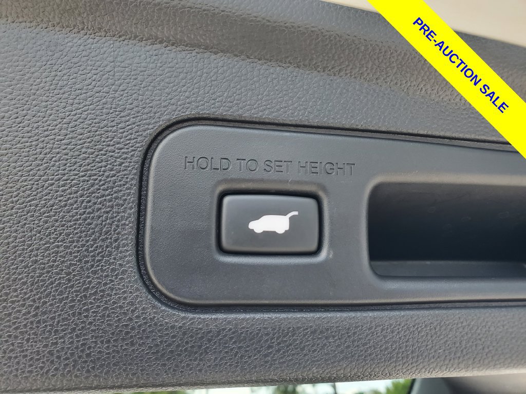 Certified 2025 Acura MDX w/ Technology Package FWD image 9