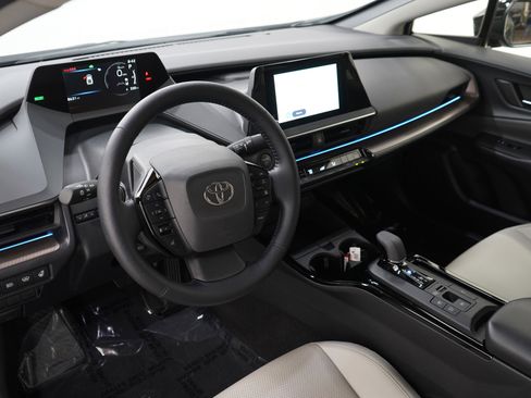 Used 2025 Toyota Prius Limited image 24