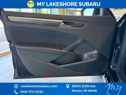 Used 2017 Volkswagen Passat 1.8T SE FWD image 12