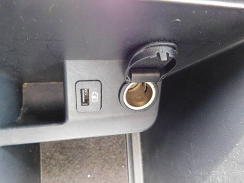 Used 2018 Nissan Rogue SV image 19