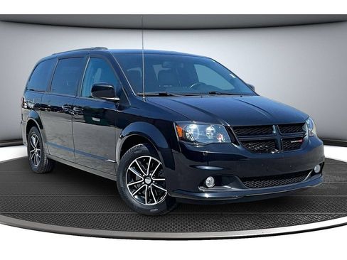 Used 2019 Dodge Grand Caravan GT FWD image 2