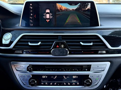 Used 2019 BMW 750i xDrive w/ Executive Package image 29