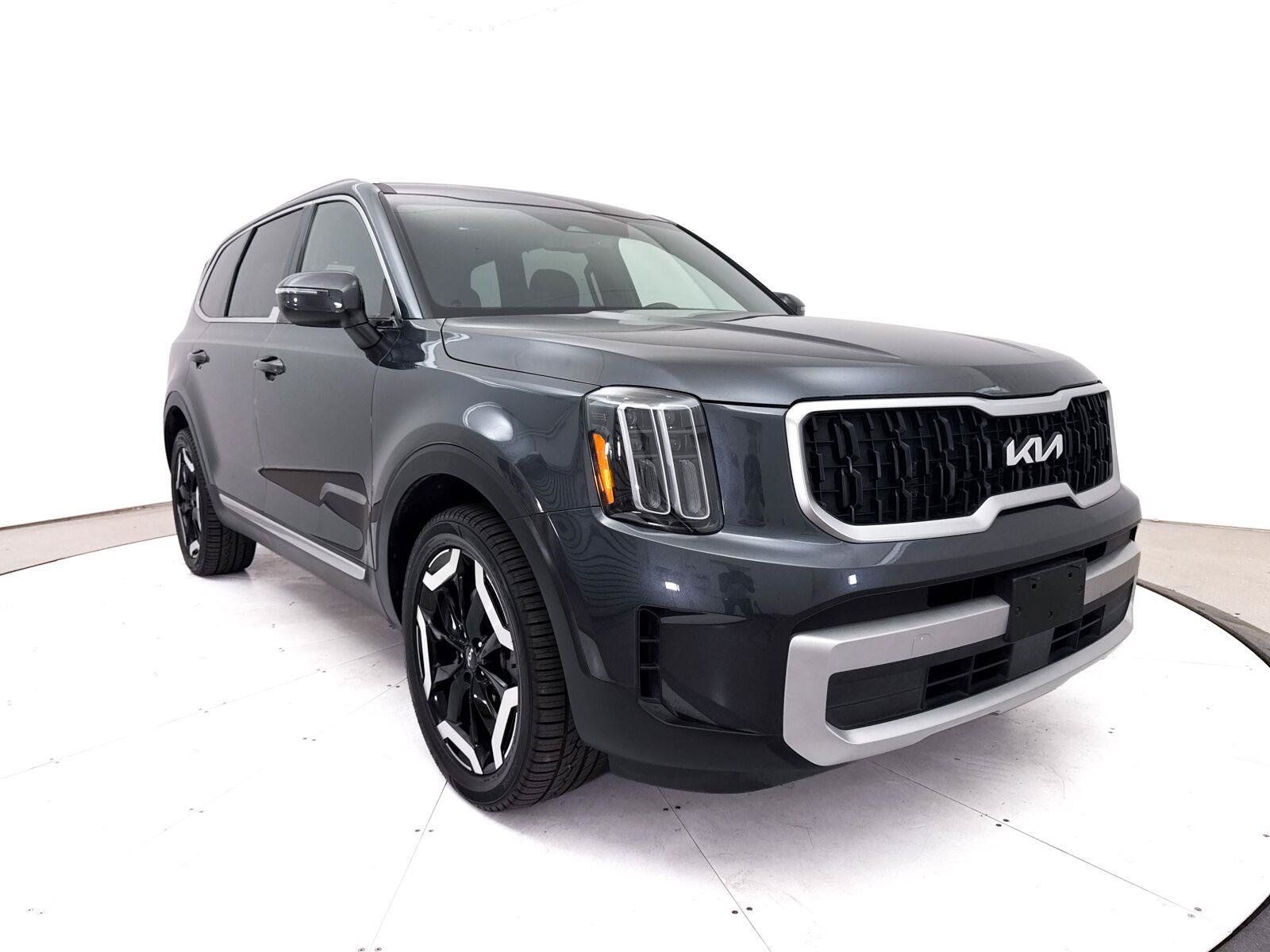 Used 2024 Kia Telluride EX w/ EX Captain's Chair Package AWD/4WD image 14