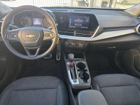Certified 2024 Chevrolet Trax LS w/ LS Convenience Package FWD image 14