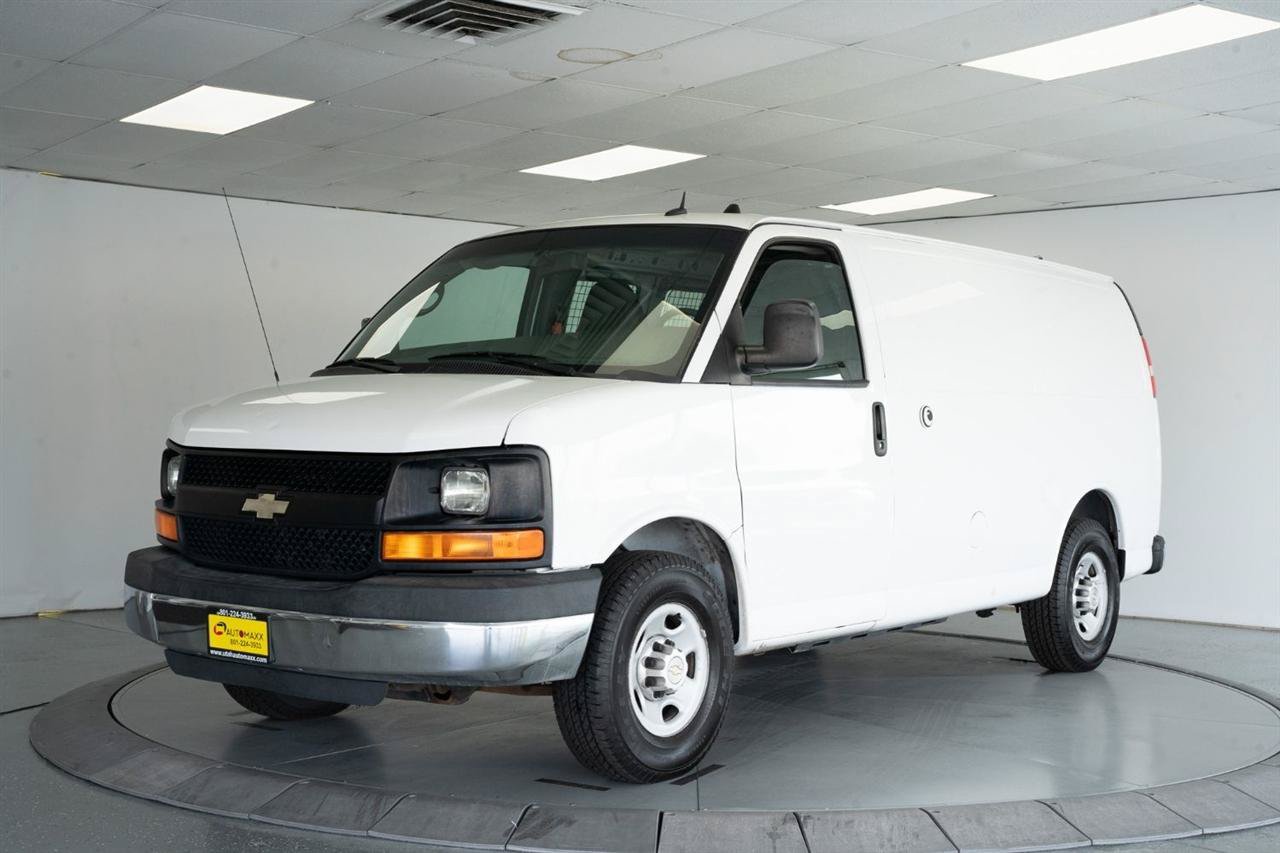 Used 2014 Chevrolet Express 2500 w/ Cold Climate Package RWD image 3