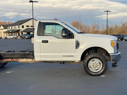 Used 2017 Ford F350 XL w/ Power Equipment Group image 4