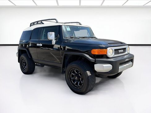 Used 2012 Toyota FJ Cruiser 4WD w/ Convenience Pkg image 3