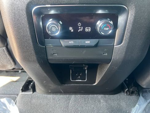 Certified 2025 Chevrolet Suburban Z71 AWD/4WD image 20