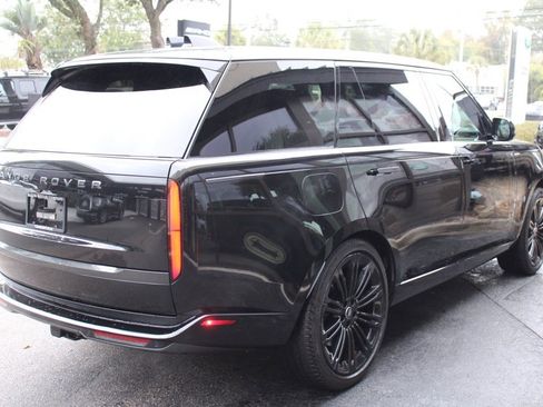 Used 2024 Land Rover Range Rover Long Wheelbase Autobiography image 6