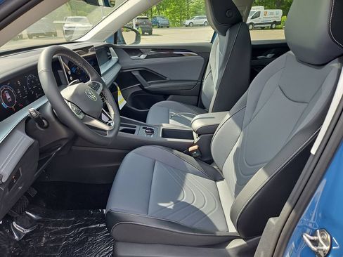 New 2026 Volkswagen Tiguan SE AWD/4WD image 19
