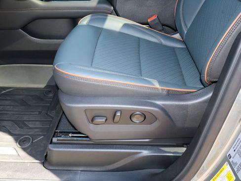 New 2026 GMC Yukon AT4 w/ AT4 Premium Plus Package AWD/4WD image 11