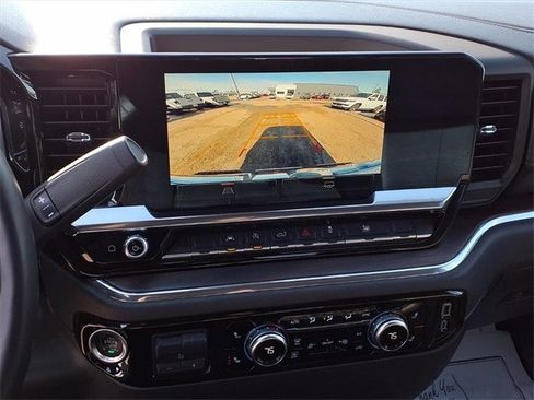 Used 2025 GMC Sierra 1500 SLT image 8