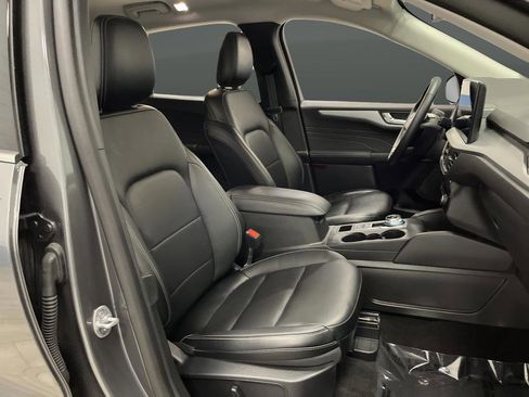 Used 2025 Ford Escape Platinum image 30
