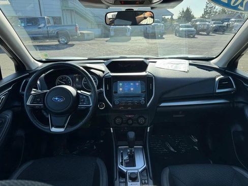 Used 2022 Subaru Forester Premium AWD/4WD image 14